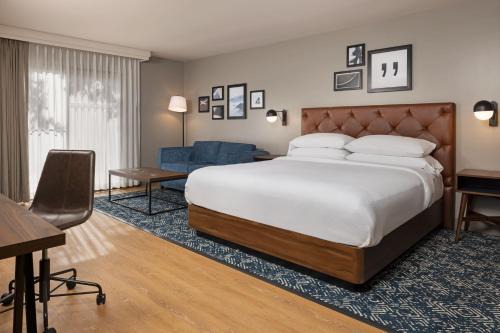 Four Points by Sheraton Bakersfield