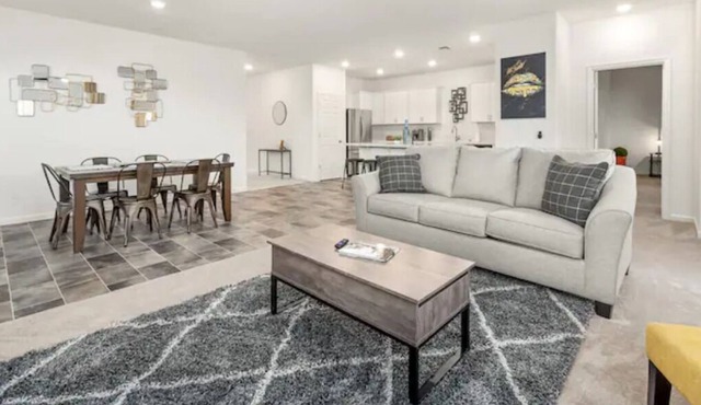 Fresno House | Long-term | 3:2+1:1 | Master Suite!