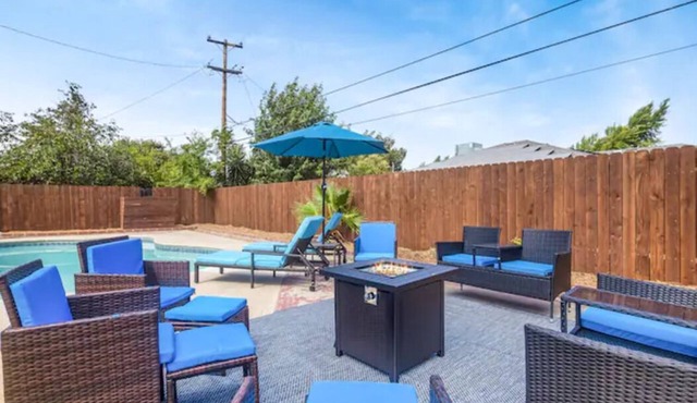Fresno House | Pool | Fire Pit | Garage | 3/2:Wow!