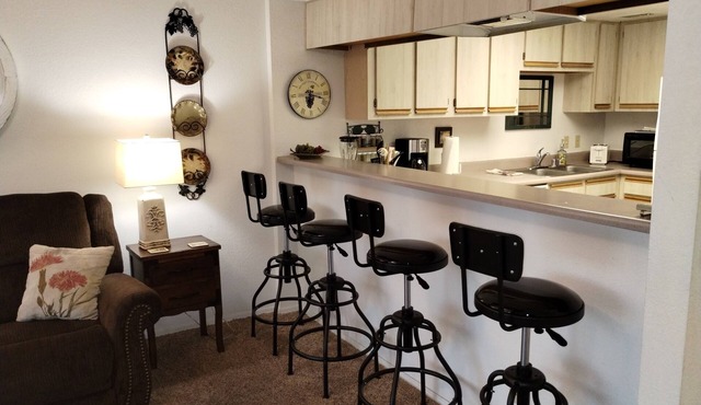 Fully furnished condo adjacent to golf course. 2 minute walk the London Bridge