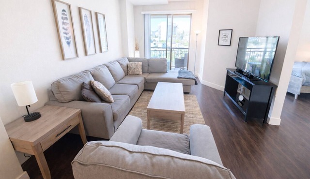 Fully Furnished 2BR/2BA on Wilshire Blvd - AC, Gym Access, Ideal for Relocation