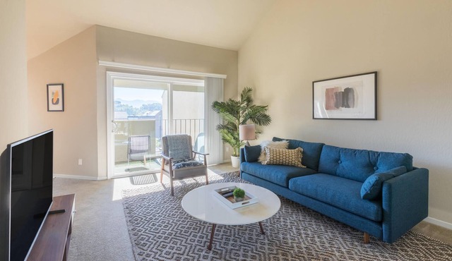Furnished 1BR in San Rafael + Parking, near Dtwn
