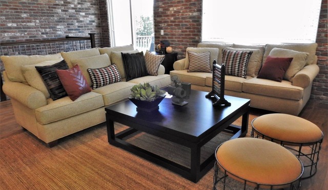 Gallery on the Green- Luxurious home with amazing golf course view!