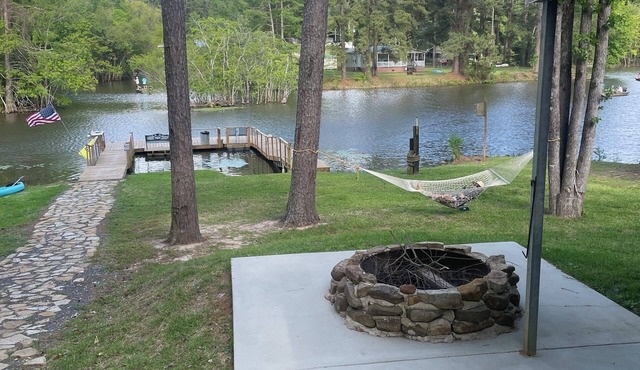 Gilligan’s Waterfront Retreat –With Dock-Peaceful-Fish, Grill & Relax in Many
