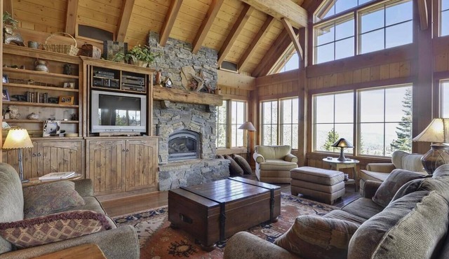Glacier Luxury Lodge 360 Views