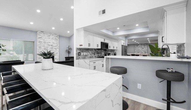 Glendora Super House!