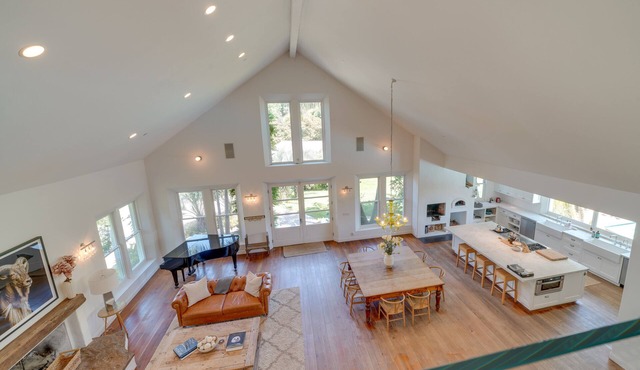 Gorgeous Carpinteria Home: Pool, Spa, Fireplaces! in Carpinteria