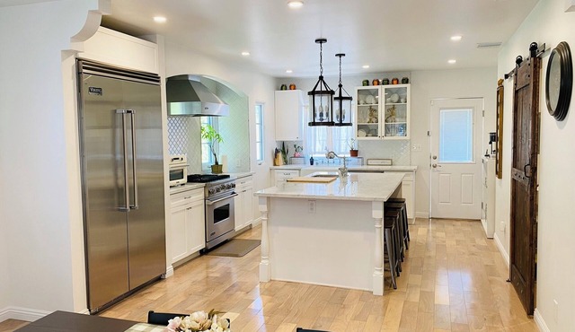 Granada Villas for large groups Los Angeles