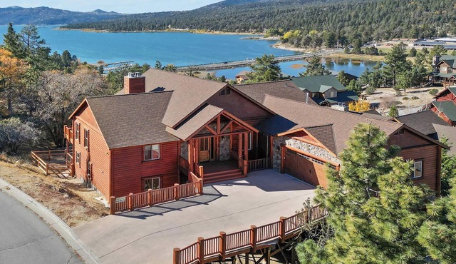 Grand Summit: LUXURY 5000+Sq Ft Log Style Estate! Lake & Sunset Views! HOT TUB! PET FRIENDLY 🐾! Home Theater! Game Room! Central AC!