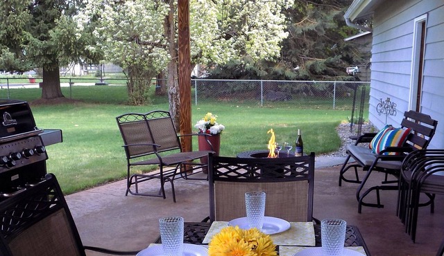 Great Location-Close to Silverwood, Downtown, Hayden & CdA Lakes in Dalton Gardens