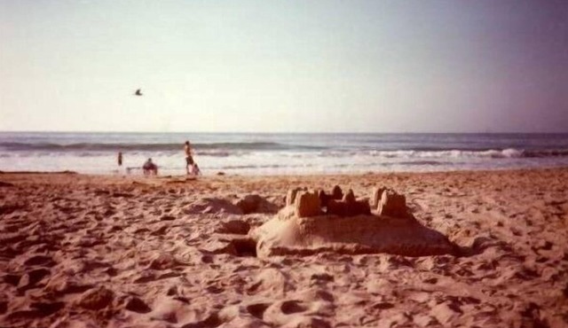 Great location/Steps to beautiful beach/King bed/EV charger/parking