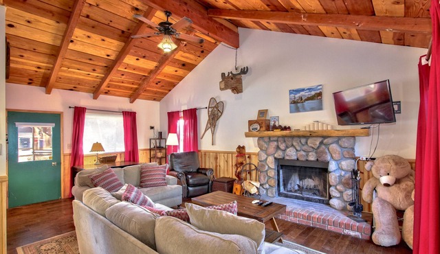 Grinning Bear Cabin
