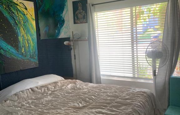 Guest room/shared bath chill vibes