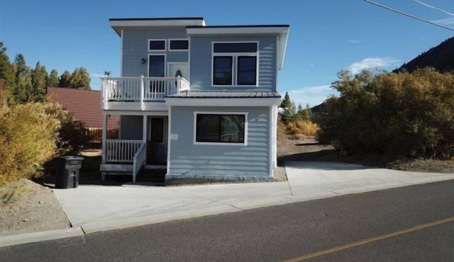 Gull Lake Baby House- 5 minutes walking distance to Gull Lake Marina and Park, newly remodeled
