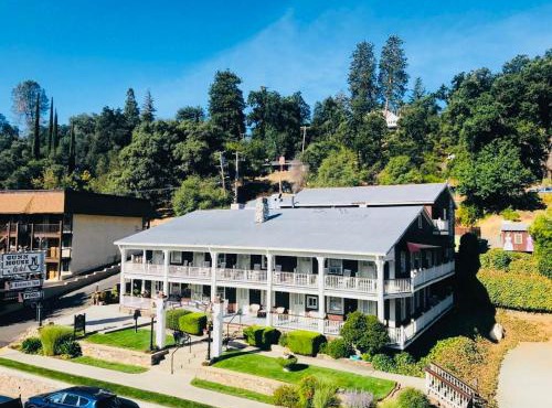 Gunn House Hotel