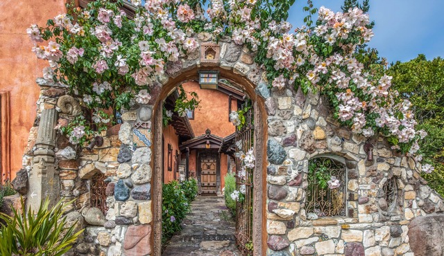Hacienda Spa Aguajito: Gated Estate 23 acres towering oaks and Ocean Views