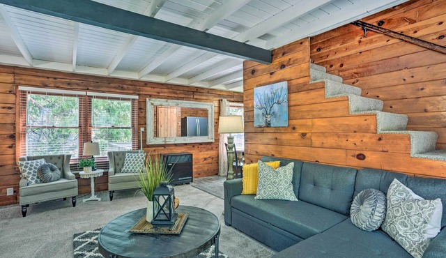 Half-Mi to Shaver Lake: Cabin w/Wraparound Deck
