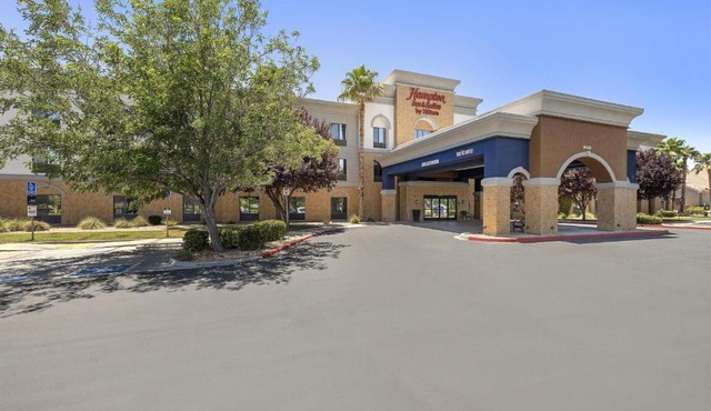 Hampton Inn & Suites Lancaster