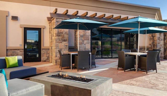 Hampton Inn & Suites Marina