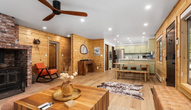 Happy Pines- Remodeled Family Cabin