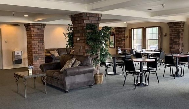 Hardman House Inn & Suites