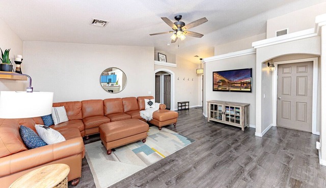 Havasu Avalon - Pool, Playground, Game/Movie Room, Sleeps 22