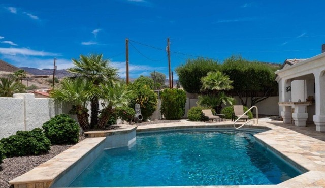 HAVASU HIDE-A-WAY