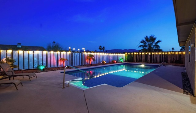 Havasu Hot Spot w/Heated Pool, Game Room, Plenty of Parking & King Beds.