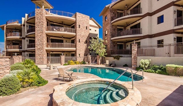 Havasu Springs Lakeview Retreat 3 bed/2bath | Private Boat Slip & Resort Pool