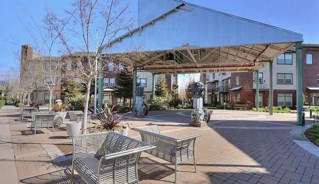 Heart of San Jose 1BR, Parking, Patio, AC and more