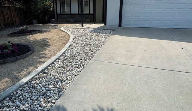 Hidden gem in Sparks. Plenty of room for your entire family.