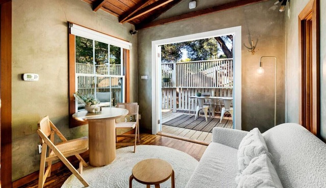 Hillside Hideaway Guest House in Topanga Canyon in Topanga
