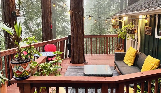 Hillside Retreat in the Redwoods w/Hot Tub