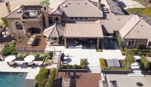 Hilltop, Estate with views, vineyards, andnThe utmost in luxury
