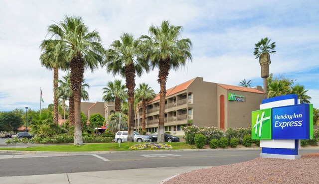 Holiday Inn Express Palm-Desert by IHG