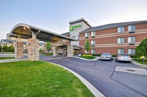 Holiday Inn Express Romulus/Detroit Airport by IHG in Romulus