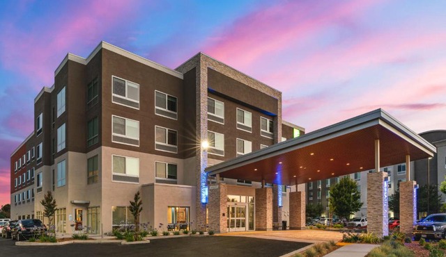 Holiday Inn Express & Suites - Suisun City by IHG
