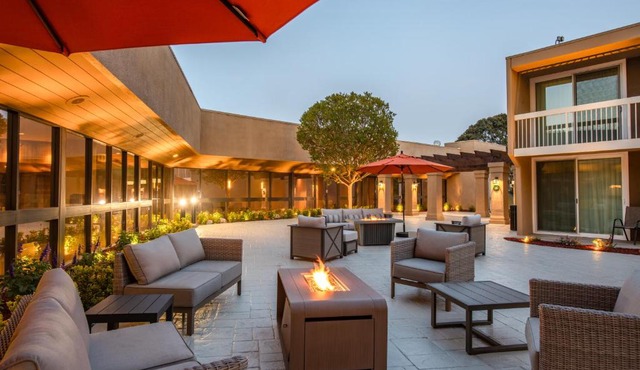 Holiday Inn Oxnard - Ventura by IHG