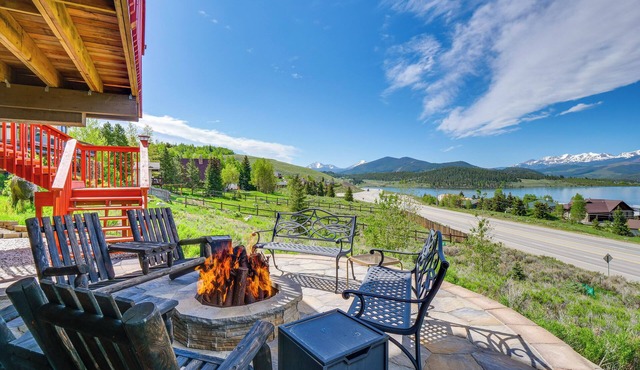 Hot Tub Relaxation: Luxe Summit Gem w/Mtn Views in Dillon