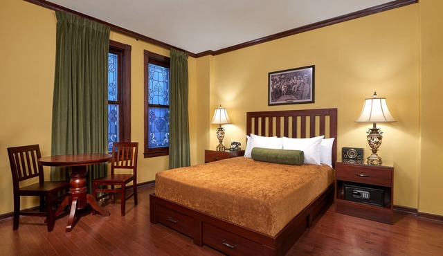 Hotel Apache