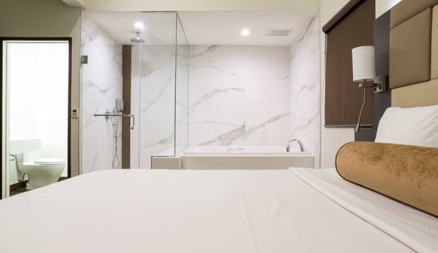 Hotel Xilo Glendale