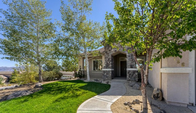 House located in a Guard Gated Community of Arrowcreek