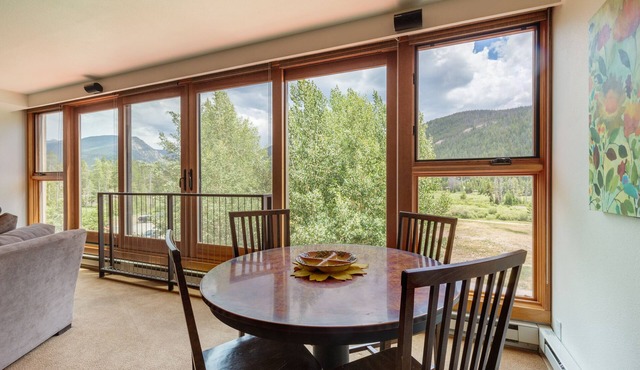 Huge, Comfy Condo with Panoramic Views in the Middle of Keystone Fun! in Keystone