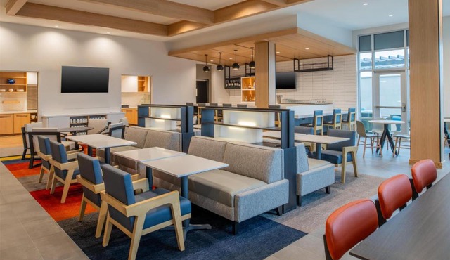 Hyatt House Fresno/Campus Pointe