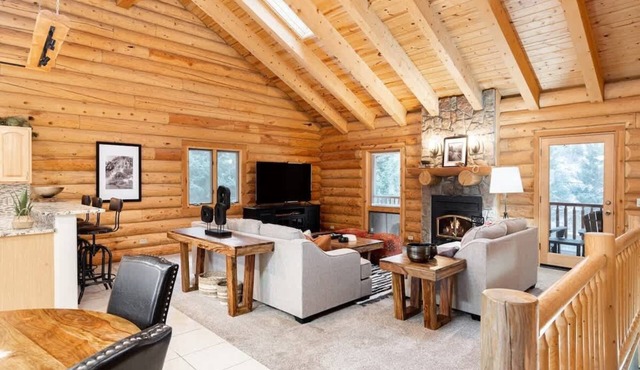 Iconic Log Cabin Escape | Idaho Springs | Hot Tub in Idaho Springs