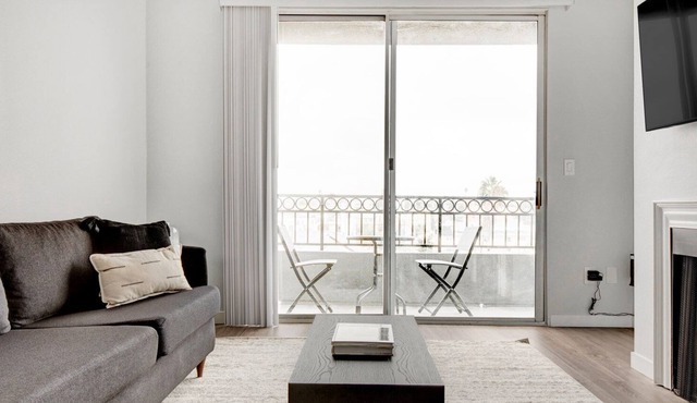 Impeccable Koreatown 1BR near 6th St bars & restaurants, by Blueground