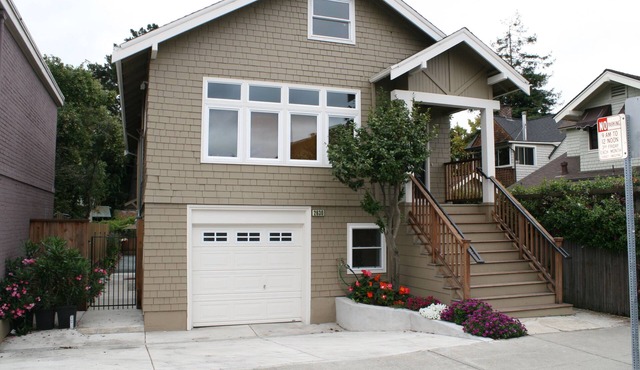 In the Heart of Elmwood-Location is Everything! Discount for stays of 3-4 months