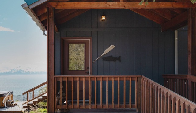 Incredible View, Privacy & Private hot tub! in Homer