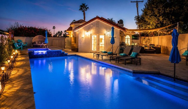 Indio Desert Getaway! Modern Luxurious House w/4-bedrooms, Comfort Style & Charm