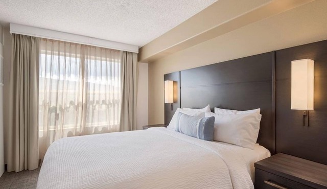 Indulge in Home-Like Comfort! 3 Modern Units w/Full Kitchen, Pet-friendly!